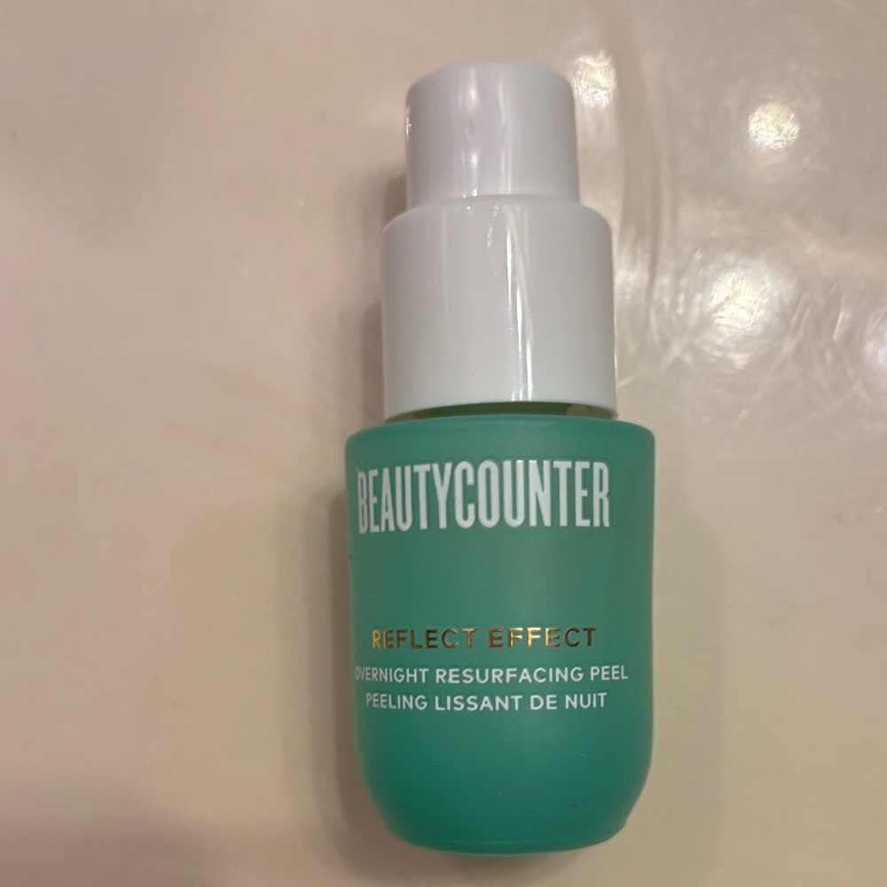 Beautycounter Reflect Effect Resurfacing Peel in Teal and White
